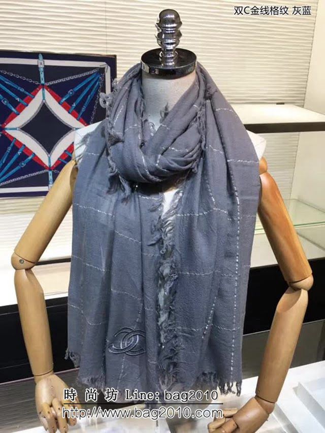 CHANEL香奈兒 年度新品小香羊絨工藝款 雙C金線格紋圍巾 LLWJ7077